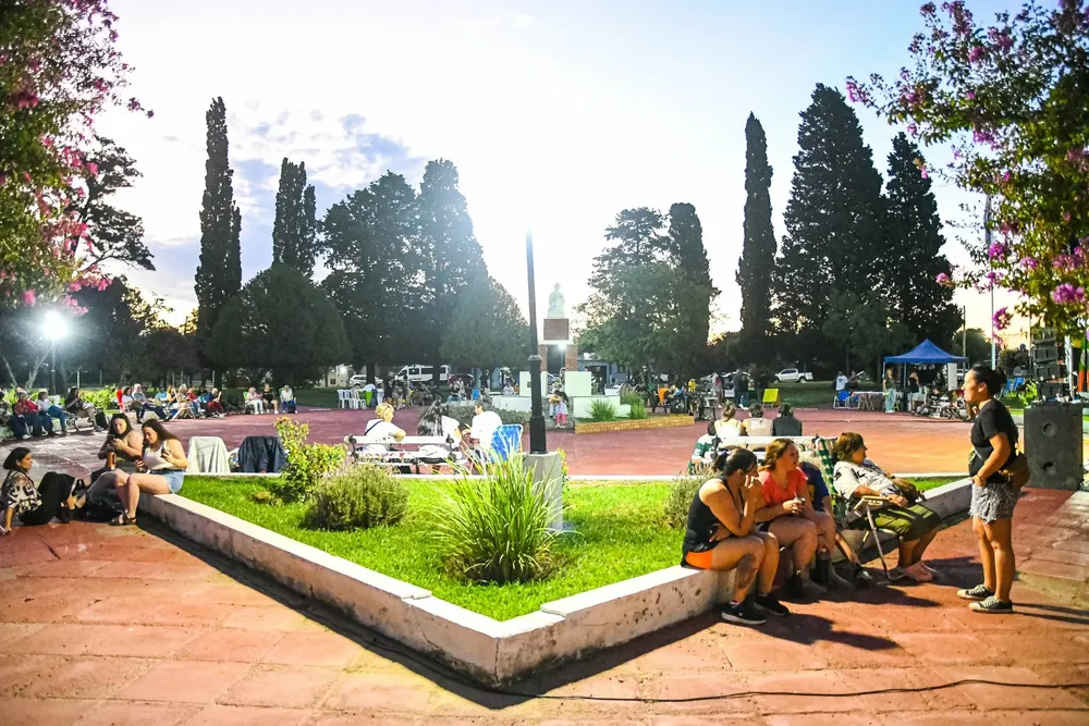 MUSICA EN LA PLAZA QUETREQUEN 6