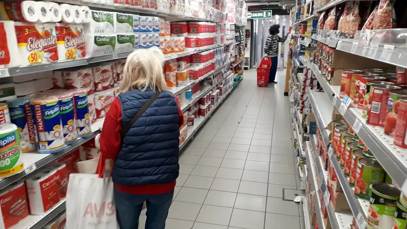 supermercados-consumo-inflacion-gondolas-ipc-precios-lyp