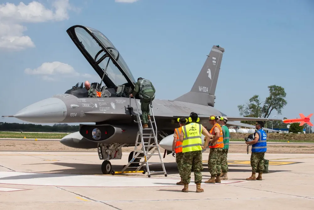 F 16 LAS HIGUERAS 3